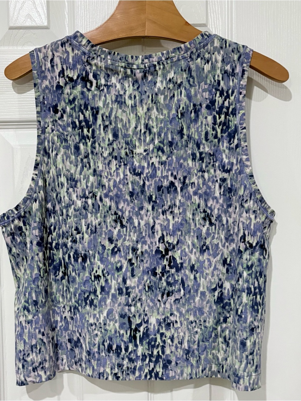 NEW! Athleta Ultimate Muscle Tank Top Crew Neck Purple Medium - Picture 4 of 12